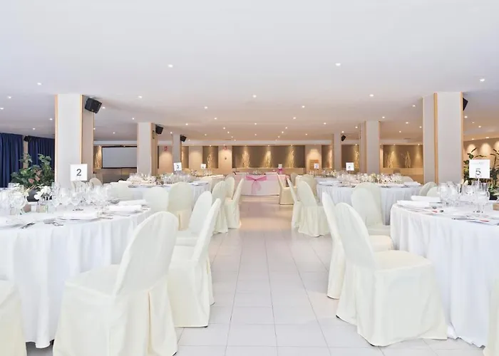 黄金海岸索尔酒店 4* 萨洛